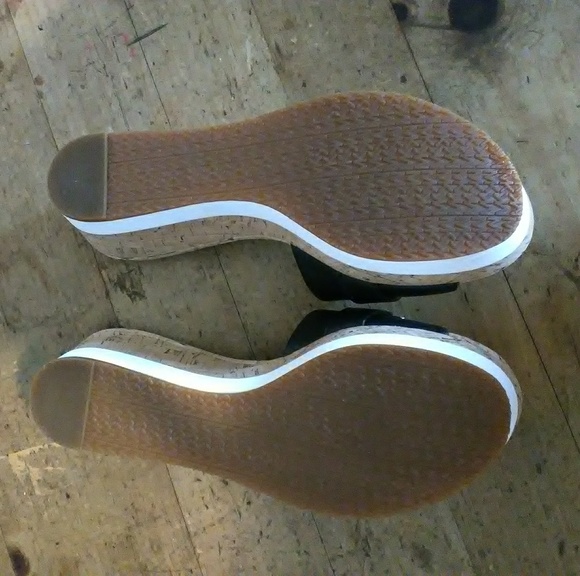 Michael Kors slides size 7.5 - Picture 4 of 4